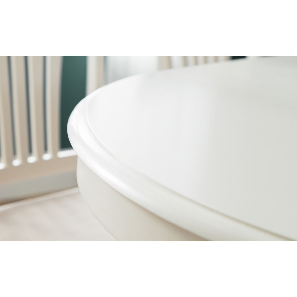 Stanmore Round to Oval Extending Dining Table