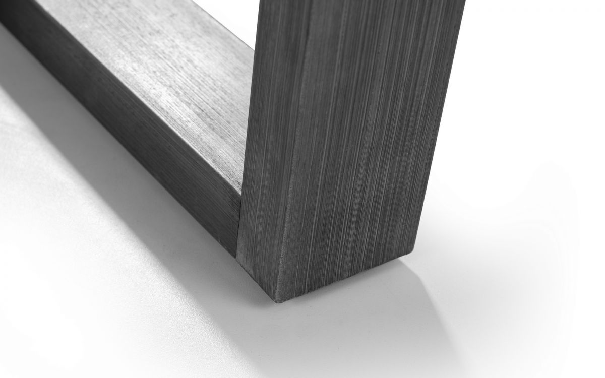 Brooklyn Round Table Oak & 4 Luxe Dining Chairs Black