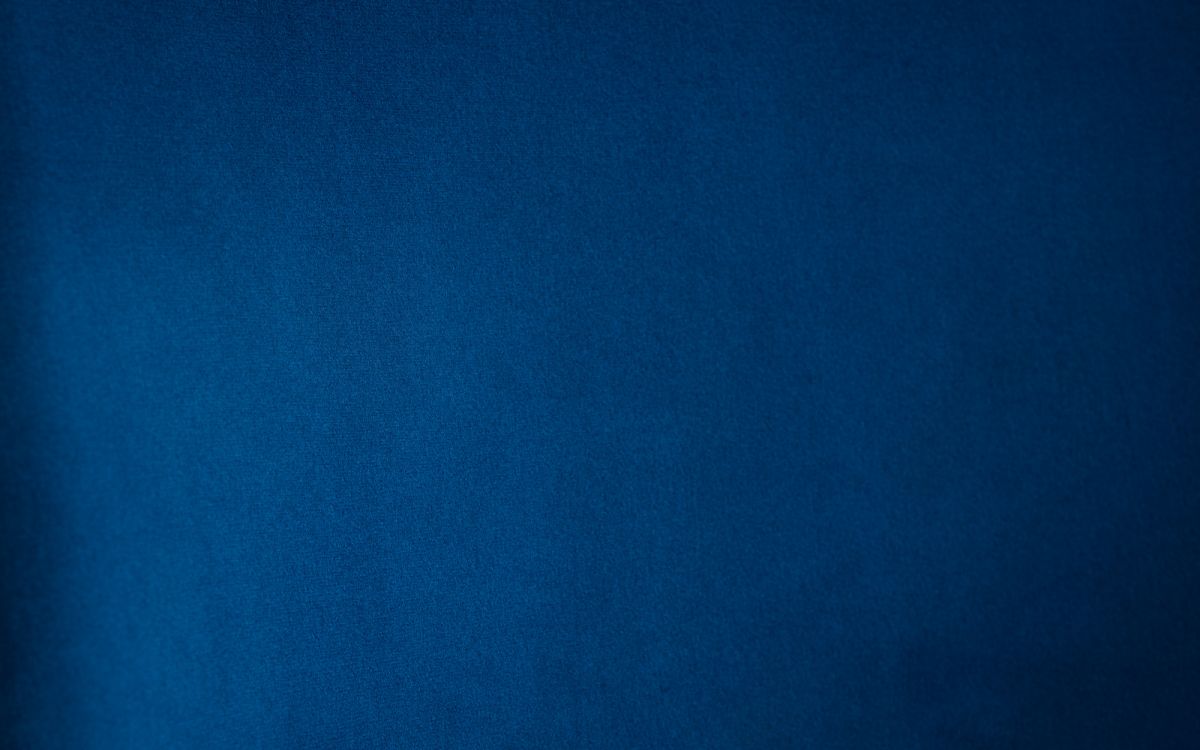 Chicago Dining Table & 4 Burgess Dining Chairs Blue