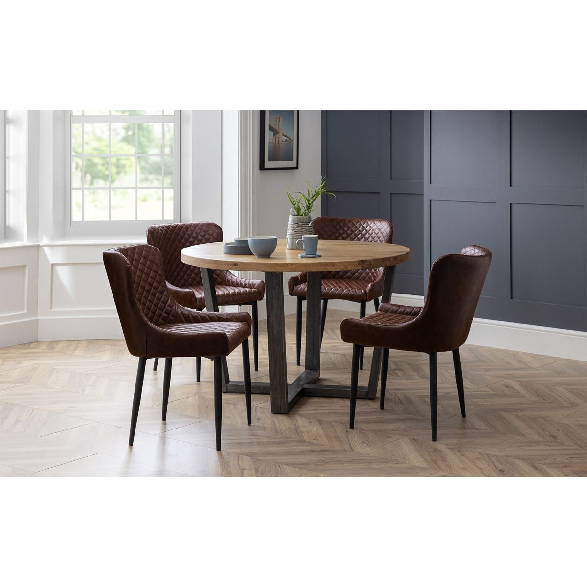 Brooklyn Round Table Oak & 4 Luxe Dining Chairs Brown