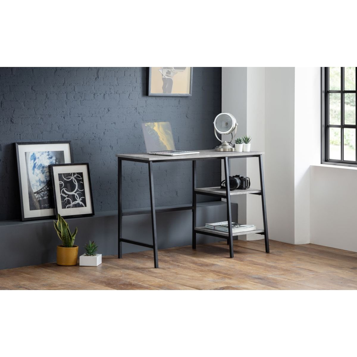 Staten Desk